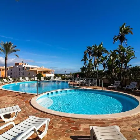 Globe 33 By Ici Algarve אלבופיירה