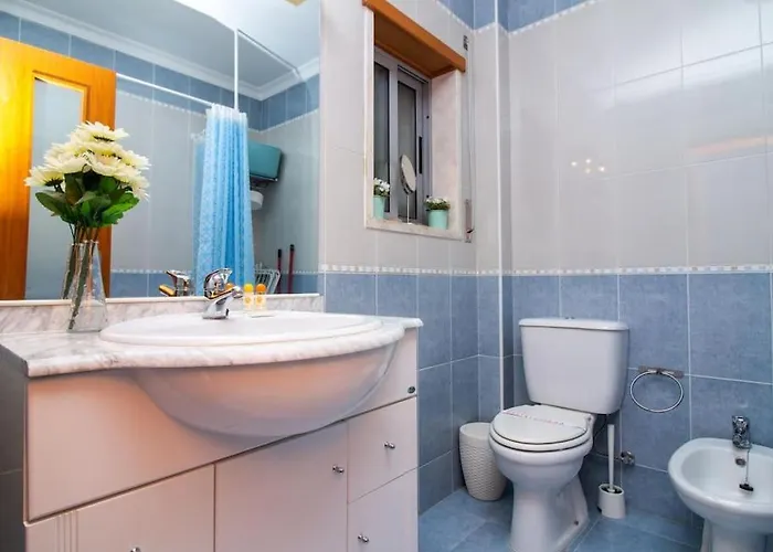 Globe 33 By Ici Algarve 알부페이라